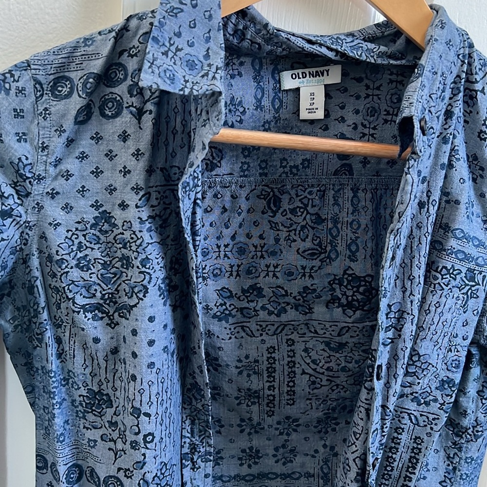 Old Navy top